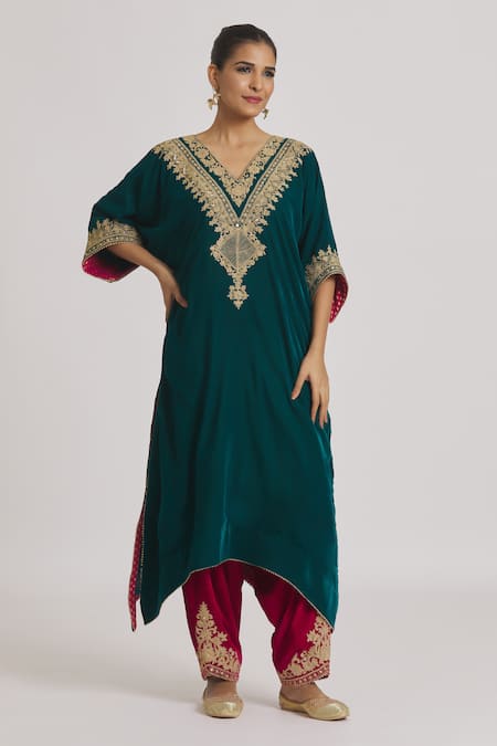 Buy_Rahul Singh_Blue Velvet Gota Patti, Embroidery, Zari V-neck Asymmetric Kurta And Pyjama Set 