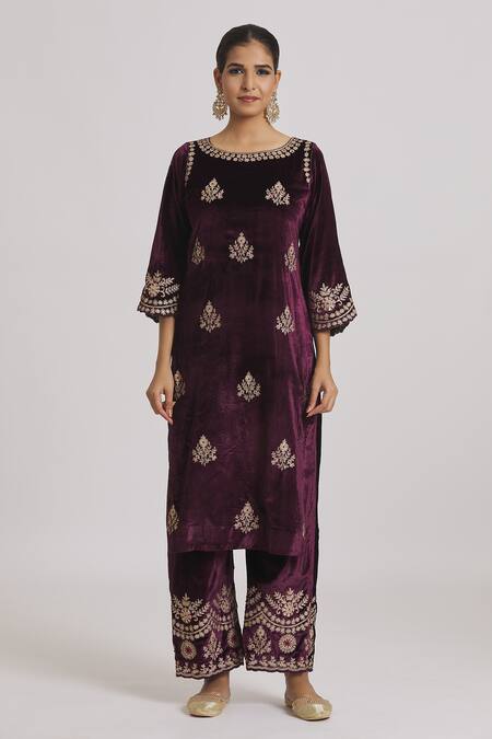 Buy_Rahul Singh_Wine Velvet Sequins, Zari, Embroidery Boat Neck Straight Kurta And Pyjama Set _Online_at_Aza_Fashions
