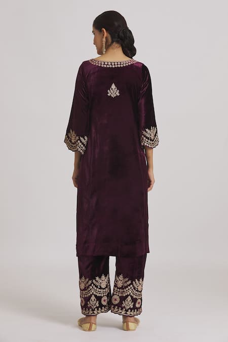 Rahul Singh_Wine Velvet Sequins, Zari, Embroidery Boat Neck Straight Kurta And Pyjama Set _Online_at_Aza_Fashions