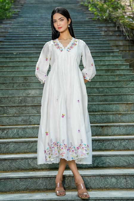Mangalmay by Aastha White Chanderi Silk Embroidered Floral Scalloped Neck Dress 