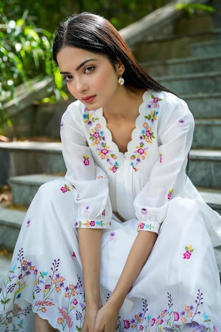 Mangalmay By Aastha White Chanderi Silk Embroidery Scoop Neck Floral Dress Online at Aza Fashions Mangalmay By Aastha_White Chanderi Silk Embroidery Scoop Neck Floral Dress _Online_at_Aza_Fashions