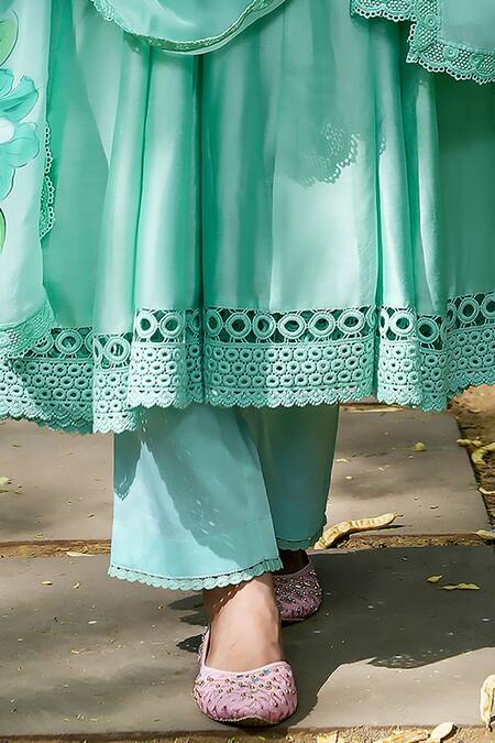 Mangalmay By Aastha_Green Kurta  Chanderi Silk Hand Embroidered Floral V Neck Anarkali Pant Set _Online_at_Aza_Fashions