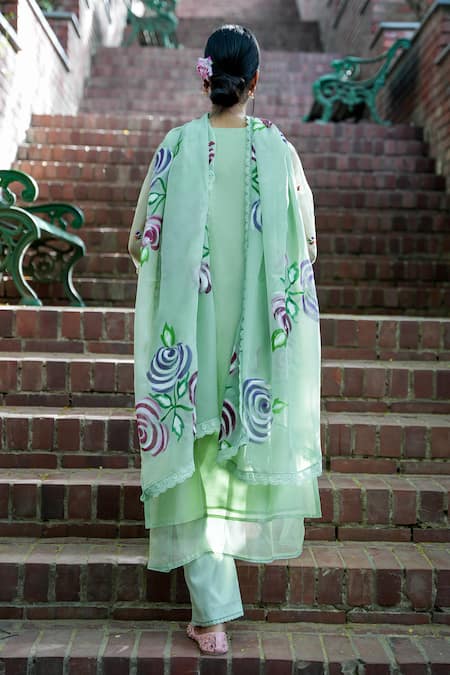 Shop Mangalmay By Aastha Green Kurta Chanderi Silk Hand Embroidered Floral Round Pant Set at Aza Fashions Shop_Mangalmay By Aastha_Green Kurta Chanderi Silk Hand Embroidered Floral Round Pant Set _at_Aza_Fashions