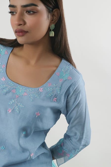 Mangalmay By Aastha_Blue Kurta Chanderi Silk Embroidered Thread Round Floral Applique Pant Set _at_Aza_Fashions