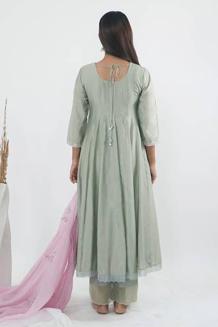 Shop Mangalmay By Aastha Green Anarkali Chanderi Silk Embroidered Thread V-neck Floral Vine Pant Set at Aza Fashions Shop_Mangalmay By Aastha_Green Anarkali Chanderi Silk Embroidered Thread V-neck Floral Vine Pant Set _at_Aza_Fashions