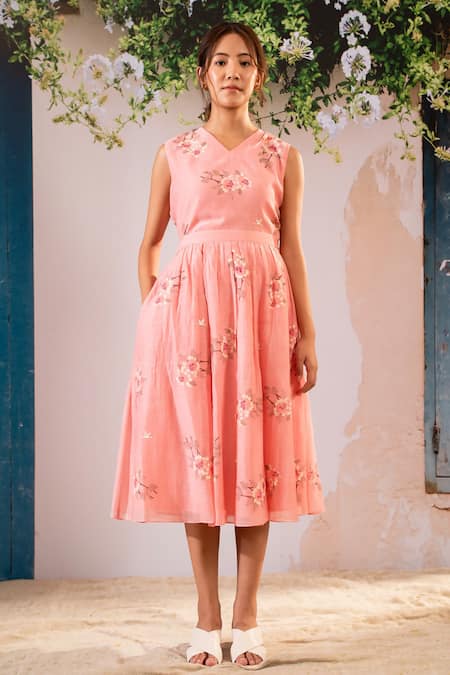 Buy Arcvsh By Pallavi Singh Pink Cotton, Organza Embroidery V-neck, Chanderi Dahlia Print Skirt Jacket Set Online at Aza Fashions Buy_Arcvsh By Pallavi Singh_Pink Cotton, Organza Embroidery V-neck, Chanderi Dahlia Print Skirt Jacket Set _Online_at_Aza_Fashions