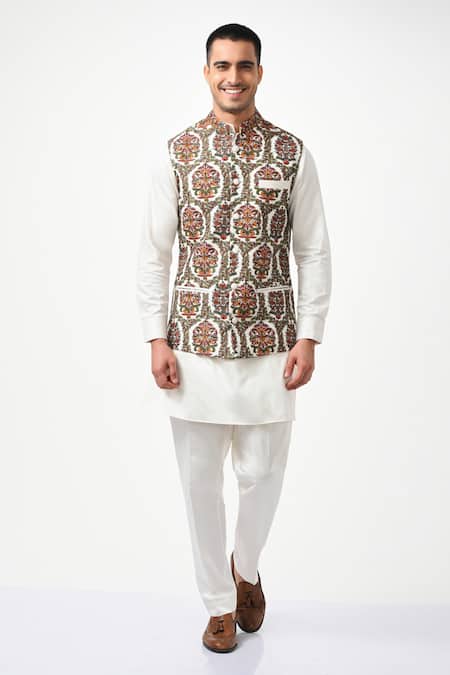 White Striped Regular Fit Round Collar Nehru Jacket, Modi Jacket, Mens  Koti, नेहरू जैकेट - Italian Crown, Surat | ID: 2850590430297