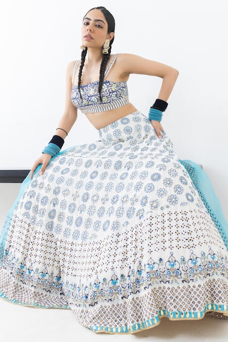 Shop Pooja Rajgarhia Gupta Off White Crepe, Organza Sequins, Mirrors Chandrama Aari Embroidered Lehenga Set at Aza Fashions Shop_Pooja Rajgarhia Gupta_Off White Crepe, Organza Sequins, Mirrors Chandrama Aari Embroidered Lehenga Set _at_Aza_Fashions
