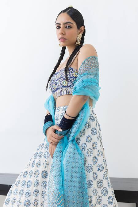 Pooja Rajgarhia Gupta Off White Crepe, Organza Sequins, Mirrors Chandrama Aari Embroidered Lehenga Set Online at Aza Fashions Pooja Rajgarhia Gupta_Off White Crepe, Organza Sequins, Mirrors Chandrama Aari Embroidered Lehenga Set _Online_at_Aza_Fashions