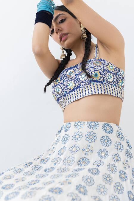 Shop Pooja Rajgarhia Gupta Off White Crepe, Organza Sequins, Mirrors Chandrama Aari Embroidered Lehenga Set Online at Aza Fashions Shop_Pooja Rajgarhia Gupta_Off White Crepe, Organza Sequins, Mirrors Chandrama Aari Embroidered Lehenga Set _Online_at_Aza_Fashions