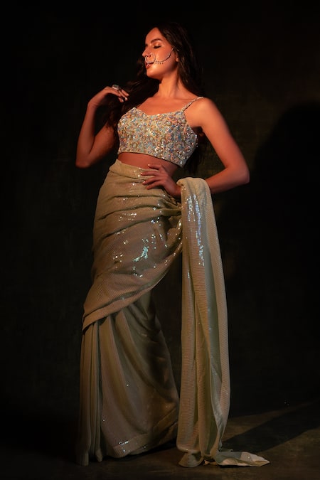 Shop Meenagurnam Green Net Sequins Sweetheart Neck Work Saree With Blouse at Aza Fashions Shop_Meenagurnam_Green Net Sequins Sweetheart Neck Work Saree With Blouse _at_Aza_Fashions