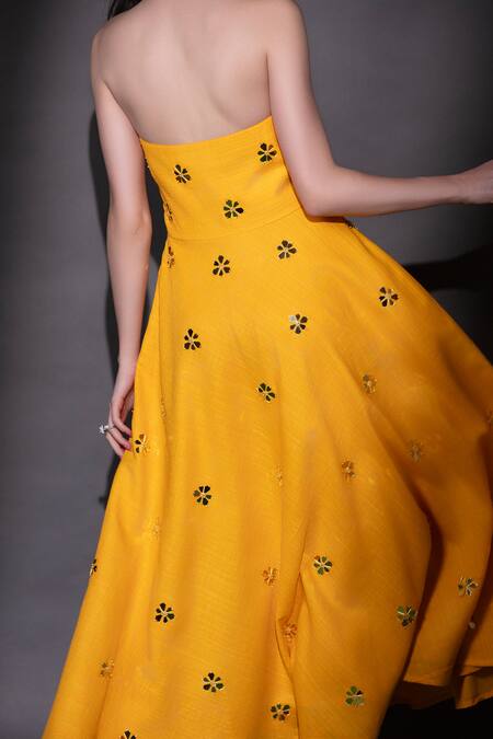 Nitara Dhanraj Label Yellow Matka Silk Embroidered Laser-cut Acrylic Glass Tube Neck Dress  4