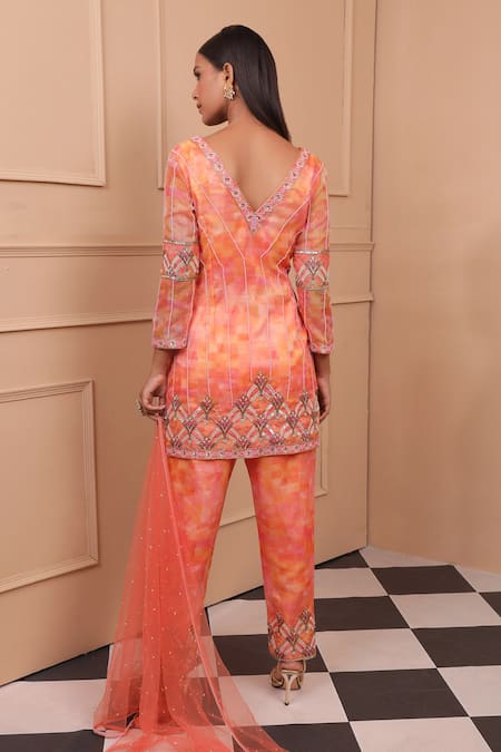 Laxmishriali Peach Organza, Net Beads, Sequins, Embroidery V-neck Kurta Pant Set Online at Aza Fashions Laxmishriali_Peach Organza, Net Beads, Sequins, Embroidery V-neck Kurta Pant Set _Online_at_Aza_Fashions