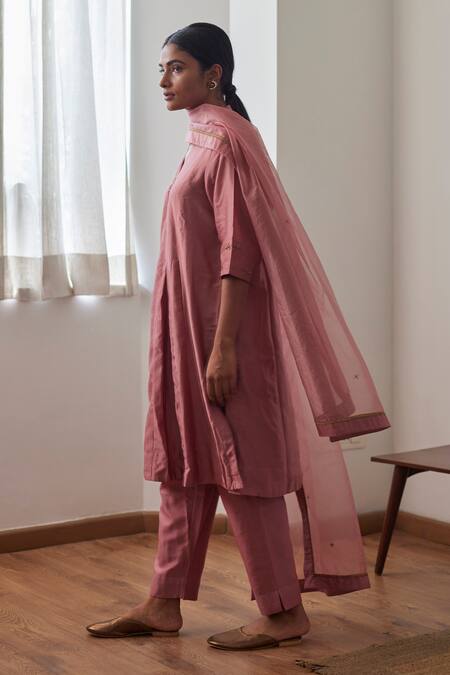 Buy_Shorshe Clothing_Pink Organza Zari Zardozi Border Embroidered Dupatta_Online_at_Aza_Fashions