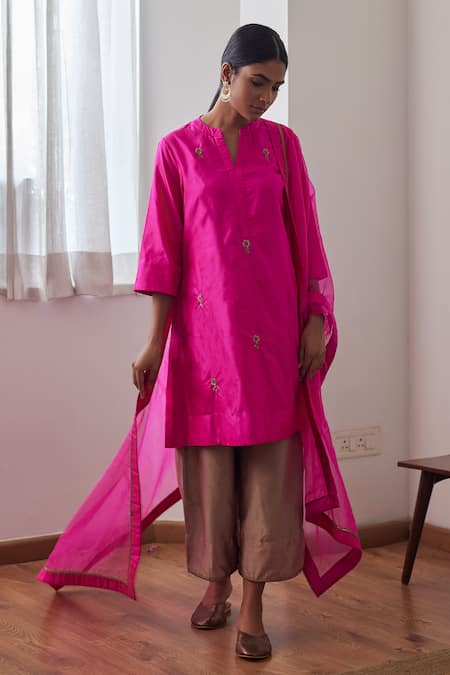 Shorshe Clothing Pink Kurta Banglore Silk Embroidery Zari Notched Placement And Farshi Pant Set 