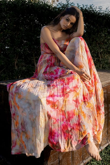 Shop_17:17 By Simmi Saboo_Red Chiffon Round Neck Side Knot Flared Maxi Dress _Online_at_Aza_Fashions