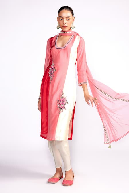 Isha Gupta Tayal Pink Silk Placement Embroidery Floral Square Neck Kurta Set 