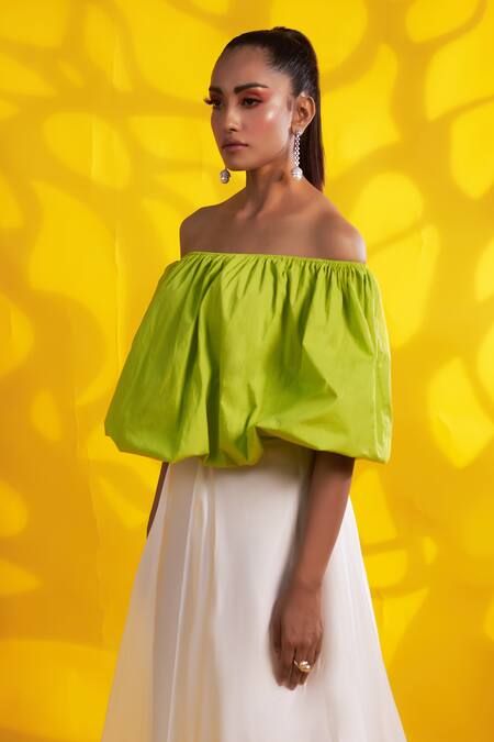 Buy_Jyoti Sachdev Iyer_Green Cotton Off-shoulder Balloon Top _Online_at_Aza_Fashions