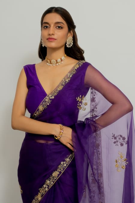 Peeli Dori Purple Organza, Embroidery V-neck Meenakshi Border Saree With Blouse Online at Aza Fashions Peeli Dori_Purple Organza, Embroidery V-neck Meenakshi Border Saree With Blouse _Online_at_Aza_Fashions