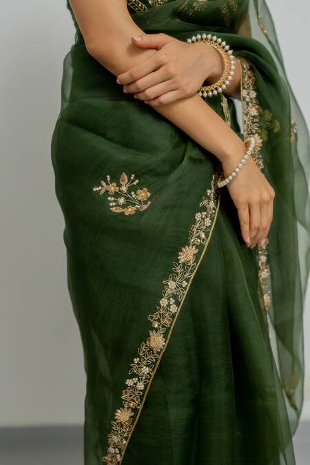 Shop_Peeli Dori_Green Organza, Embroidery V-neck Heeran Border Saree With Blouse _Online_at_Aza_Fashions