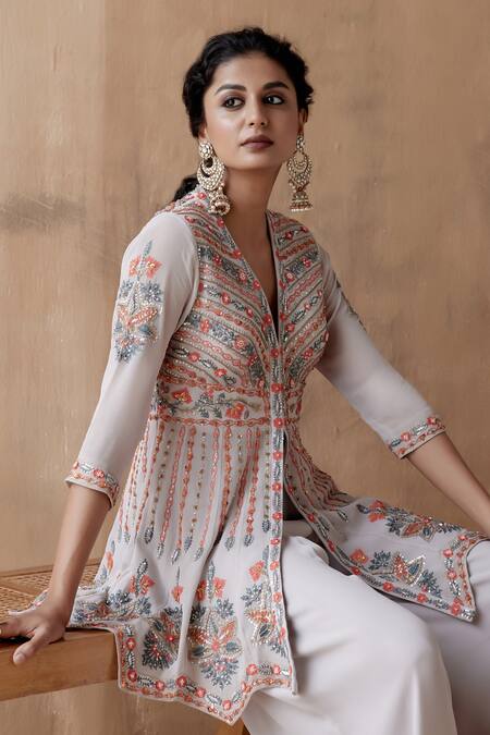 Aman Takyar Grey Georgette Cut Work V-neck Flower Embroidered Peplum Kurta And Sharara Set at Aza Fashions Aman Takyar_Grey Georgette Cut Work V-neck Flower Embroidered Peplum Kurta And Sharara Set _at_Aza_Fashions