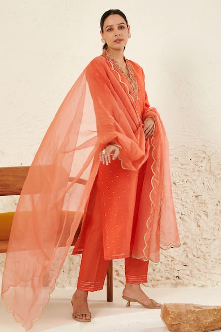 Buy_Label Flamingo By Vrinda_Orange Chanderi, Organza Mirrors, Embroidery, Sequins V-neck Mukaish Kurta Set _Online_at_Aza_Fashions