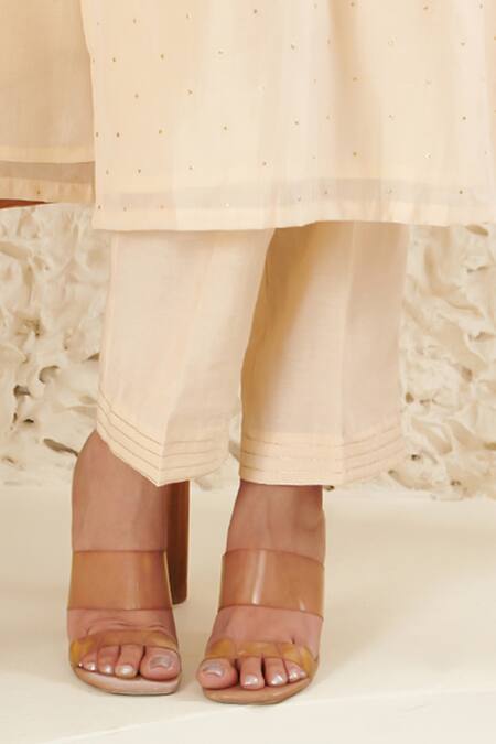 Buy Label Flamingo By Vrinda Ivory Chanderi, Organza Embroidery, Mirrors, Sequins V-neck Mukaish Kurta Set Online at Aza Fashions Buy_Label Flamingo By Vrinda_Ivory Chanderi, Organza Embroidery, Mirrors, Sequins V-neck Mukaish Kurta Set _Online_at_Aza_Fashions