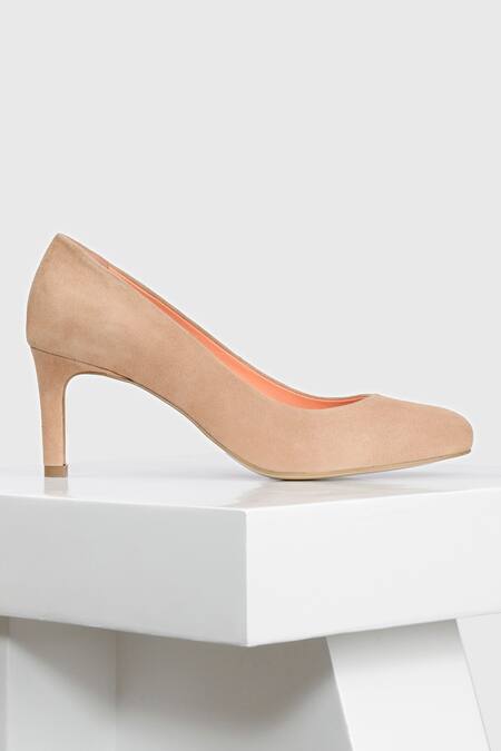 Oroh_Brown Genuine Leather Round Toe Pumps _Online_at_Aza_Fashions