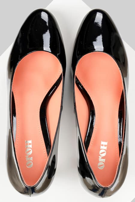 Shop Oroh Black Alicante Round Toe Pump Heels at Aza Fashions Shop_Oroh_Black Alicante Round Toe Pump Heels _at_Aza_Fashions