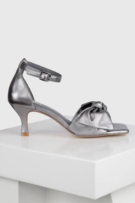 Buy Oroh Silver Manises Leather Front Knotted Heels Online at Aza Fashions Buy_Oroh_Silver Manises Leather Front Knotted Heels _Online_at_Aza_Fashions