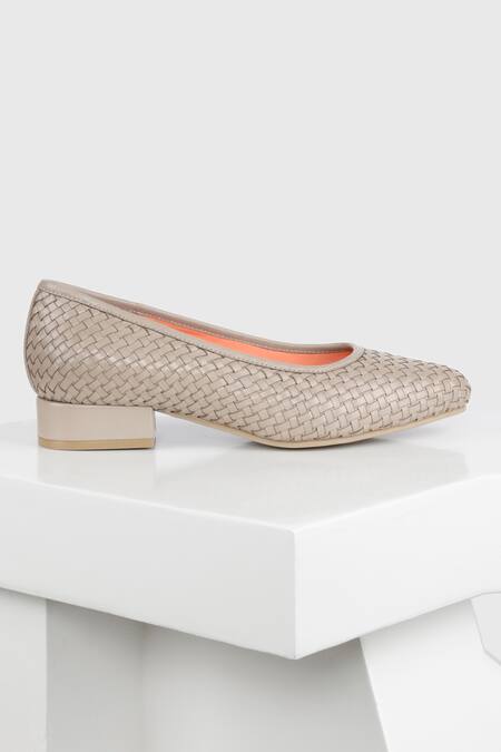 Oroh Gray Grey Genuine Leather Basket Weave Pumps Online at Aza Fashions Oroh_Gray Grey Genuine Leather Basket Weave Pumps _Online_at_Aza_Fashions