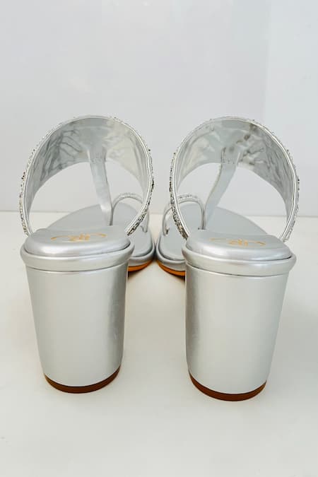 Preet Kaur Silver Embroidery Sheesha Hand Kolhapuri Block Heels Online at Aza Fashions Preet Kaur_Silver Embroidery Sheesha Hand Kolhapuri Block Heels _Online_at_Aza_Fashions