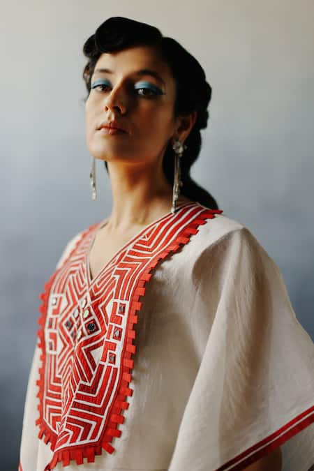 Buy_Avacara_White Chanderi Mirrors, Embroidery V-neck Neel Yoke Kaftan And Sharara Set _Online_at_Aza_Fashions