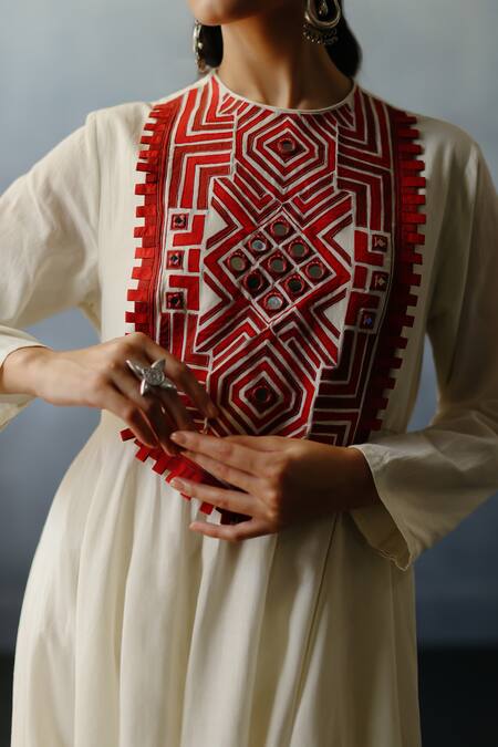 Avacara_White Handloom Muslin Cotton Embroidery Geometric Neel Yoke Anarkali  _Online_at_Aza_Fashions