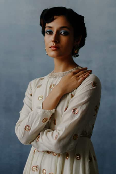 Shop_Avacara_White Handloom Muslin Cotton Embroidery Gota Round Anarkali Set  _Online_at_Aza_Fashions