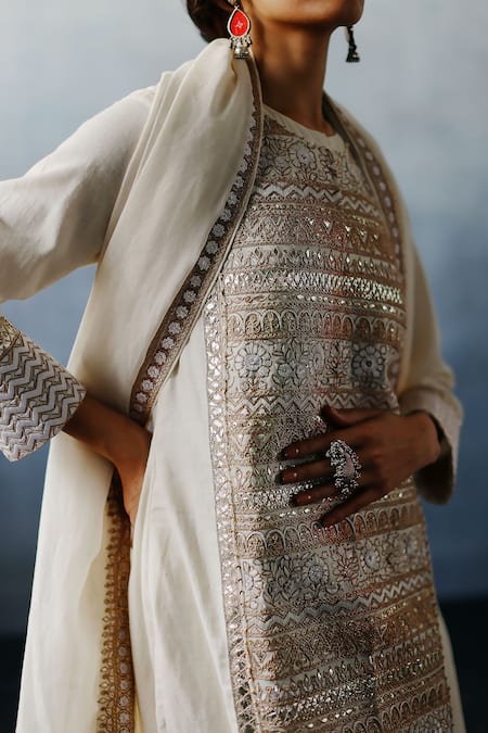 Shop_Avacara_White Handloom Cotton, Silk, Chanderi Embroidery, Zari, Gota Neel Kurta Set _Online_at_Aza_Fashions