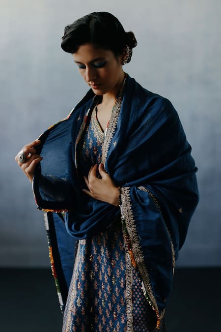 Buy_Avacara_Blue Silk Cotton Printed Floral Patterns V-neck Fadat Kurta Pant Set  _Online_at_Aza_Fashions