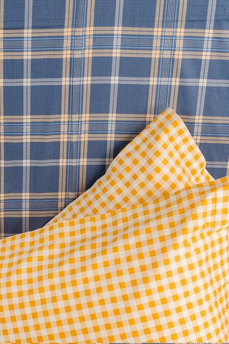 Buy_H2h_Blue Cotton Printed Checkered Bedsheet Set_Online_at_Aza_Fashions