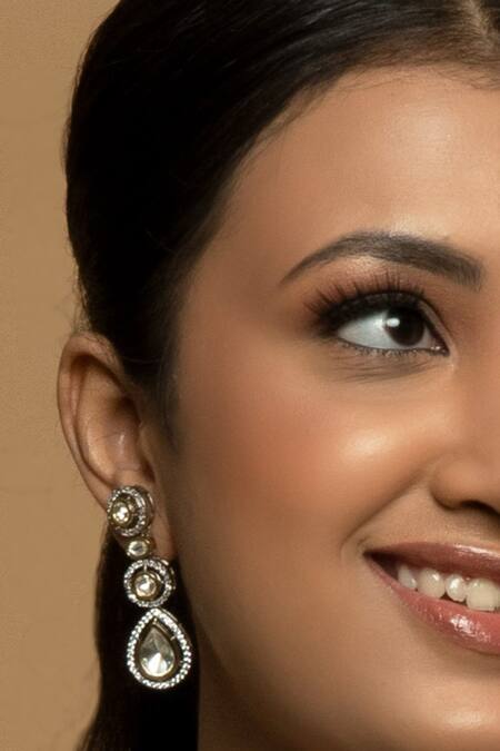 Queens Jewels White Diamonds, Stones Victorian Polki And Kundan Embellished Necklace Set Online at Aza Fashions Queens Jewels_White Diamonds, Stones Victorian Polki And Kundan Embellished Necklace Set _Online_at_Aza_Fashions