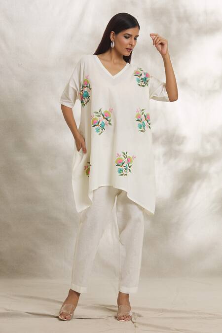 Buy Anaya By Akruthi White Cotton Linen Hand Painted Floral V Neck Kurta And Pant Set Online at Aza Fashions Buy_Anaya By Akruthi_White Cotton Linen Hand Painted Floral V Neck Kurta And Pant Set_Online_at_Aza_Fashions