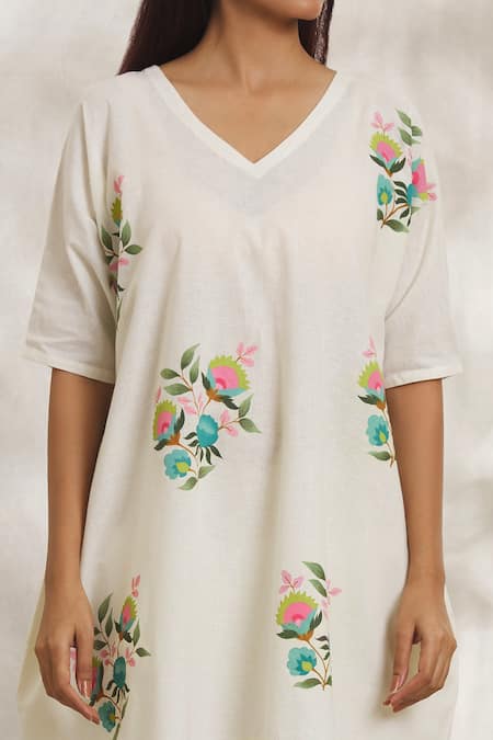 Shop Anaya By Akruthi White Cotton Linen Hand Painted Floral V Neck Kurta And Pant Set Online at Aza Fashions Shop_Anaya By Akruthi_White Cotton Linen Hand Painted Floral V Neck Kurta And Pant Set_Online_at_Aza_Fashions