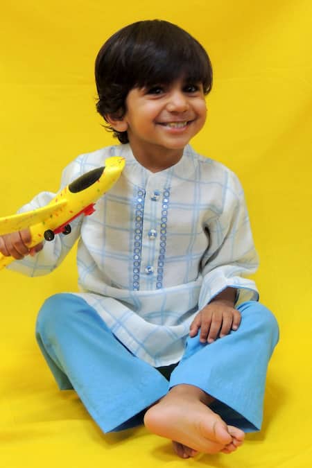 Pankhuri By Priyanka Off White Chanderi, Cotton Embroidery Stripe Print Kurta With Pant Online at Aza Fashions Pankhuri By Priyanka_Off White Chanderi, Cotton Embroidery Stripe Print Kurta With Pant _Online_at_Aza_Fashions