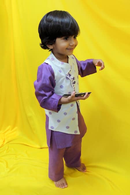 Shop Pankhuri By Priyanka Off White Chanderi, Cotton Mirrors, Polka Dot Hand Block Print Kurta Set at Aza Fashions Shop_Pankhuri By Priyanka_Off White Chanderi, Cotton Mirrors, Polka Dot Hand Block Print Kurta Set _at_Aza_Fashions