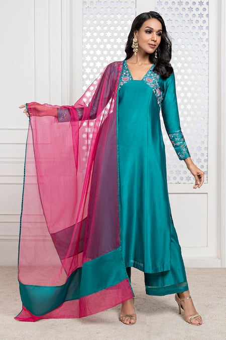 The Aarya Green Chanderi, Viscose Beads Square Neck Embroidered Kurta Set 