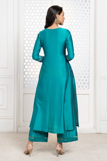 Shop The Aarya Green Chanderi, Viscose Beads Square Neck Embroidered Kurta Set at Aza Fashions Shop_The Aarya_Green Chanderi, Viscose Beads Square Neck Embroidered Kurta Set _at_Aza_Fashions