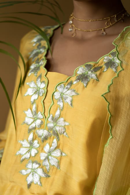 Apeksha Jain Label_Yellow Kurta Cotton Silk Embroidered Floral V Neck Kalidar Pant Set _Online_at_Aza_Fashions
