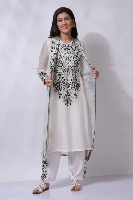 Sonali Gupta_White Silk Aari Embroidered Patchwork Jacket Pant Set _at_Aza_Fashions