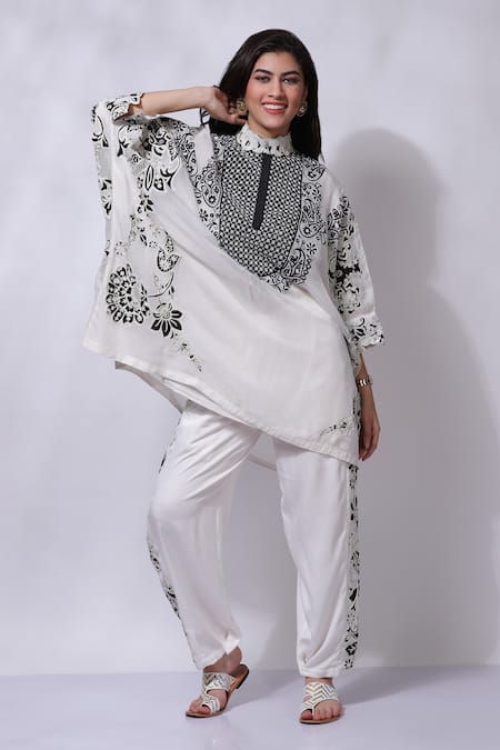 Sonali Gupta_White 50% Silk Embroidered Aari High Collar Patchwork Pocho And Pant Set  _at_Aza_Fashions