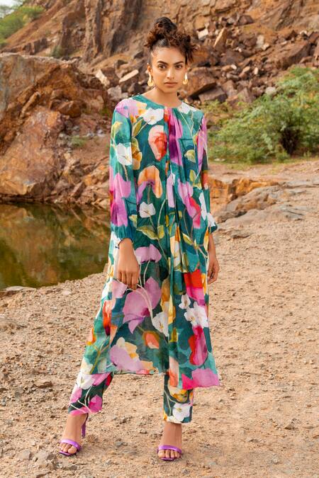 Ruhr India_Green Crepe Round Neck Botanical Print Kurta And Pant Set _Online_at_Aza_Fashions