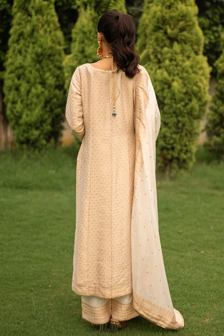 Shop_Safaa_White Velvet, Velour Beads, Zari, Embroidery, Lace Afiyah Woven Kurta Pant Set _at_Aza_Fashions